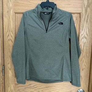 Quarter zip North Face pullover